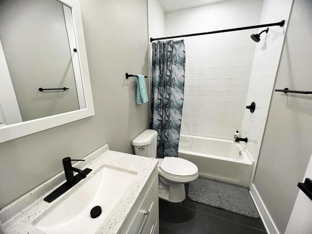 Modern 2Br 2Ba Apartment With Rooftop In Brewerytown Filadelfia Esterno foto